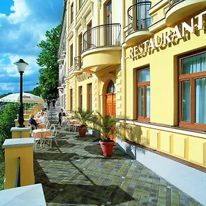 **** Отель Wellness Jean De Carro Чехия