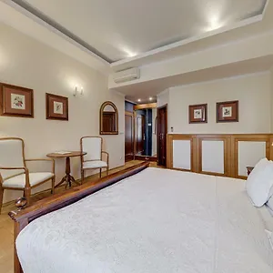 4* Отель Louren